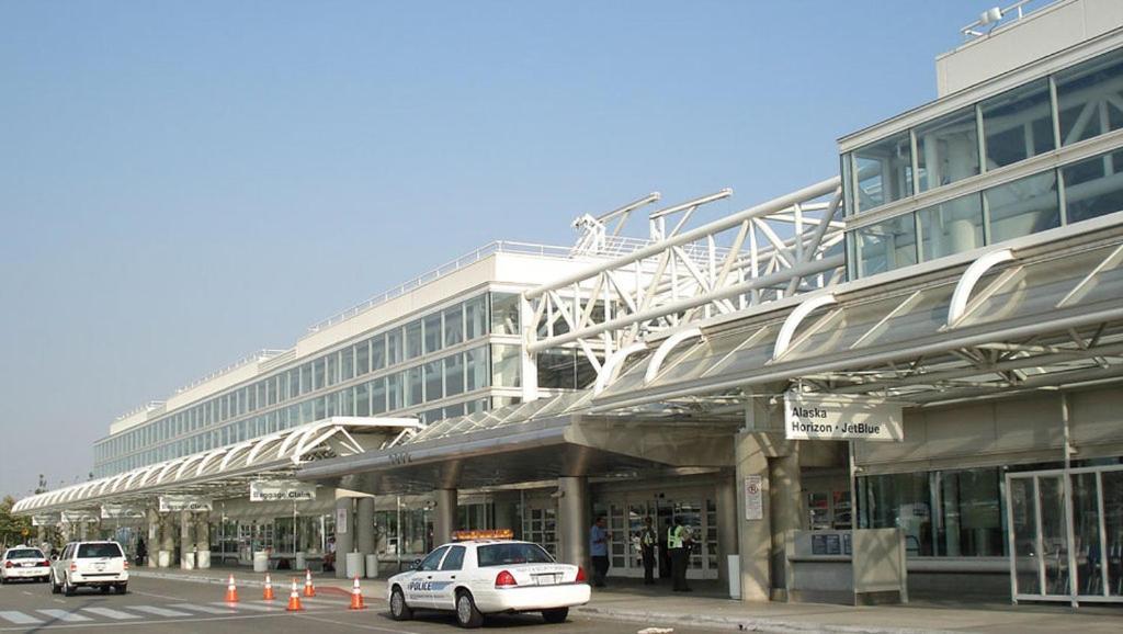 Holiday Inn Express Hotel & Suites Ontario Airport-Mills Mall, An Ihg Hotel Rancho Cucamonga Exterior photo