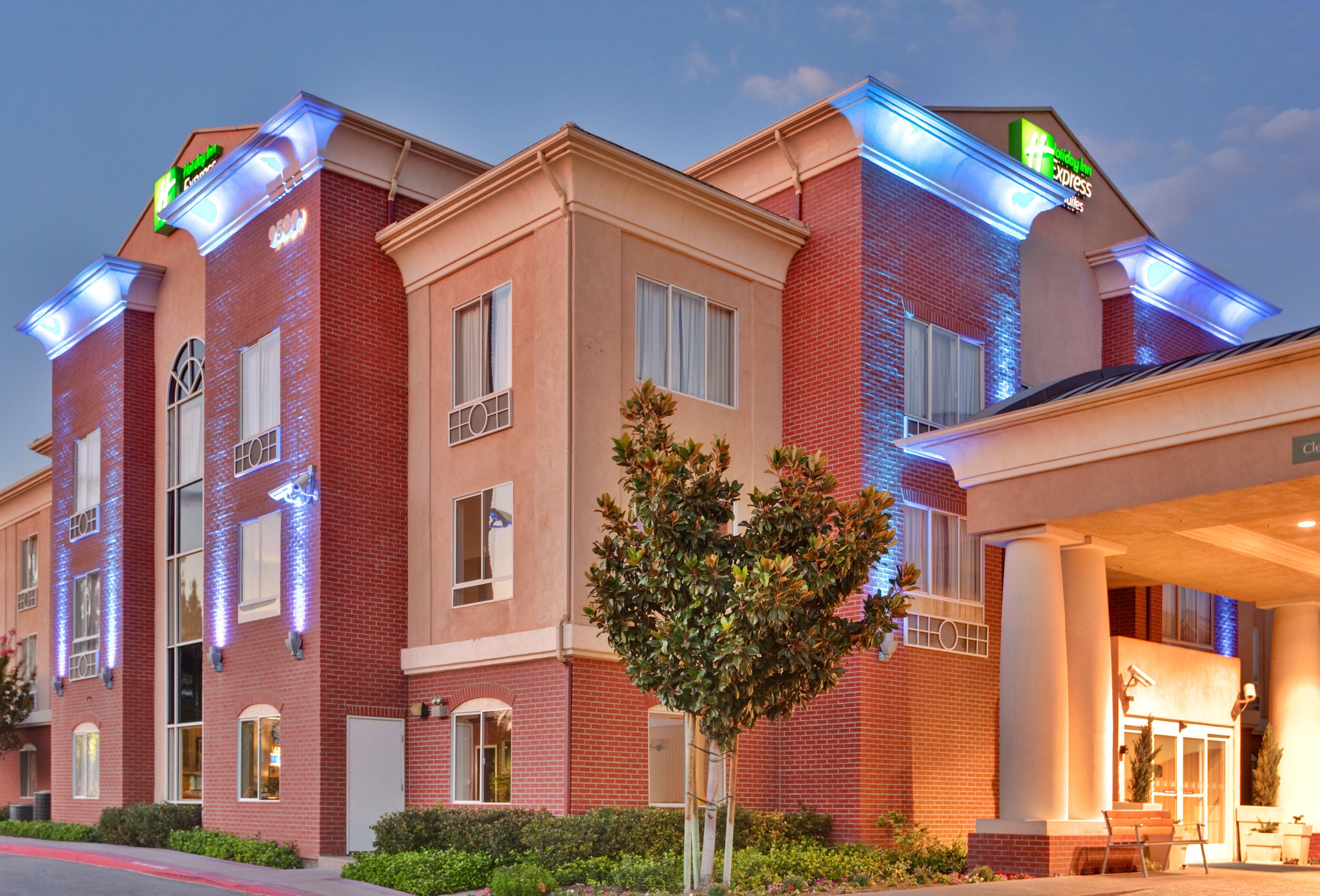 Holiday Inn Express Hotel & Suites Ontario Airport-Mills Mall, An Ihg Hotel Rancho Cucamonga Exterior photo